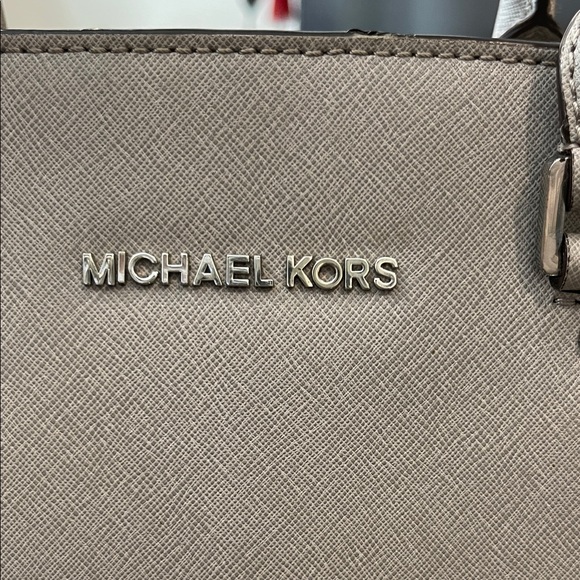 Michael Kors Grey Selma Satchel - Picture 3 of 15